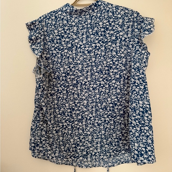 SHEIN Navy Floral Blouse with Flutter Sleeves - Picture 3 of 4